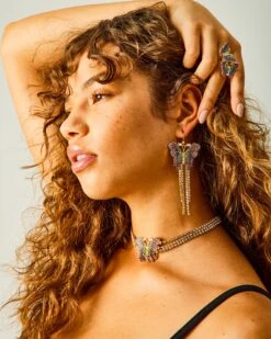 BUTTERFLY CHANDELIER EARRINGS MULTI -Cheap Boots And Beyond Store SM 2023 JANUARY LIFESTYLE 35 424205 424202 424207 1804 CROP