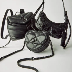 BLOVER BLACK/BLACK -Cheap Boots And Beyond Store SM 2023 JANUARY STILLS 19 BVANA BGLOWING BLOVER 0212 CROP