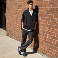 LARKEN NAVY SUEDE -Cheap Boots And Beyond Store SM 2023 MARCH LIFESTYLE 22 LARKEN 0487 CROP